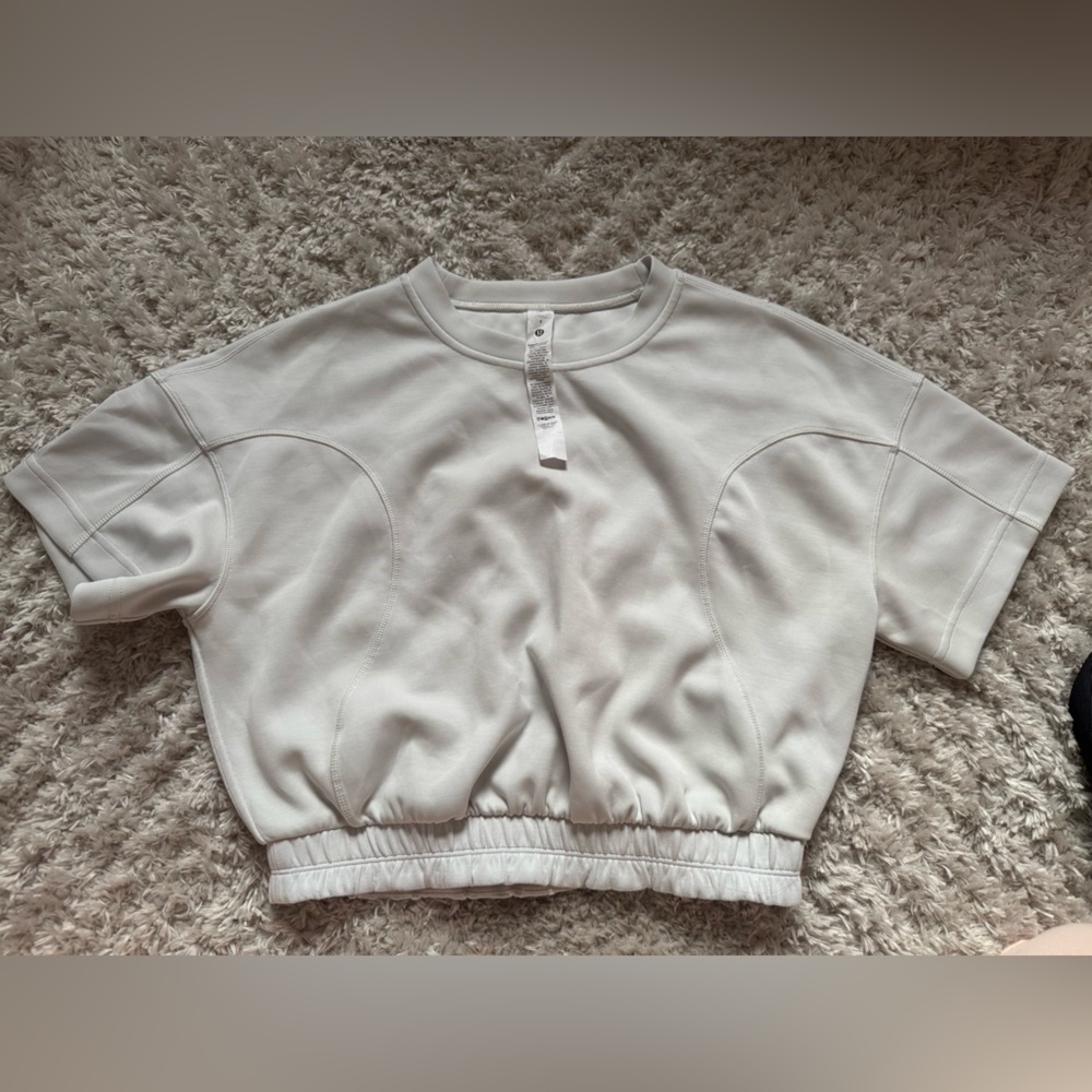 Rare lululemon Cream/ white Short Sleeve Top